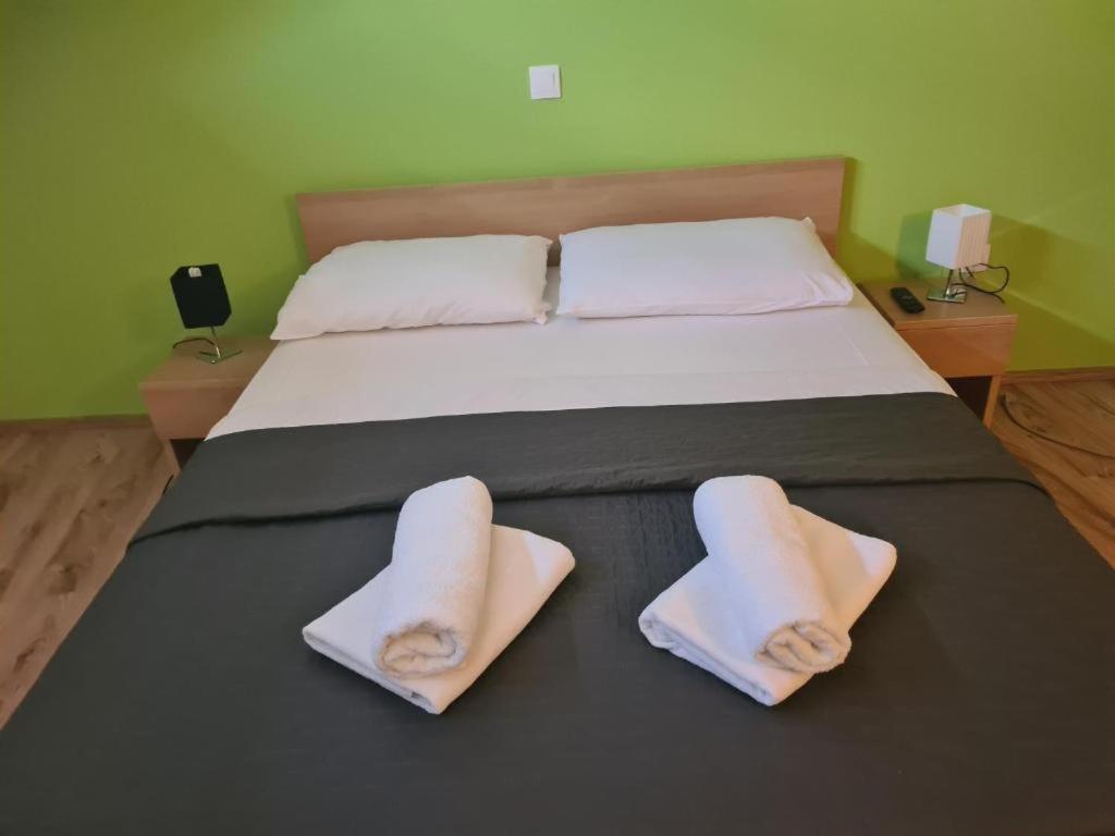 Villa Patricija-Apartmani Poreč Exteriör bild